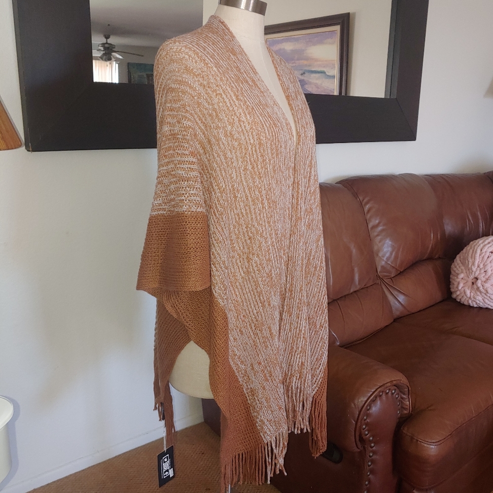 NWT Justin & Taylor Light Brown Poncho with Fringe